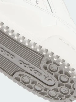 Chaussures Adidas Originals Forum Low CL