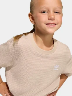 neutre - adidas Originals Ensemble T-shirt et Shorts oversize gaufrés Little Kids