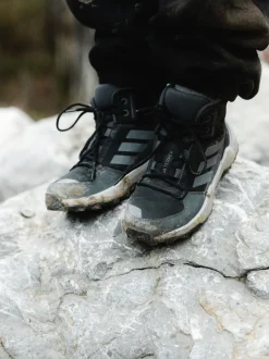 Noir - Baskets adidas Terrex Ax4r Mid randonnée enfant