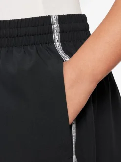 Noir - Nike short tissé Multi Dri-FIT