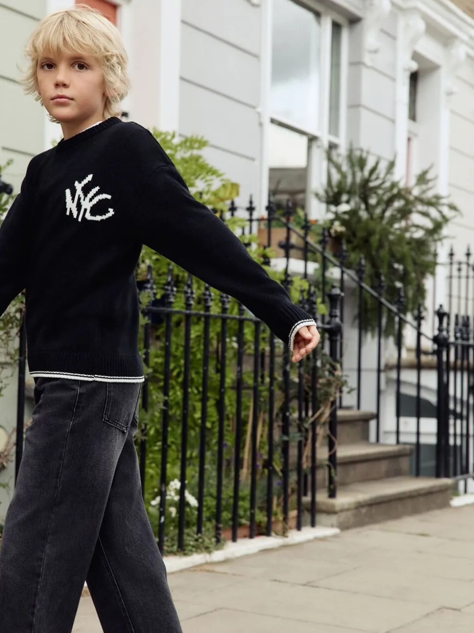 Noir NYC - Tireur de col rond tricoté (3-16yrs)