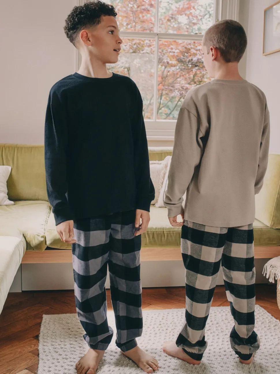 Noir/Gris - Lot de 2 pyjamas en tissu à carreaux à manches longues (3-16ans)