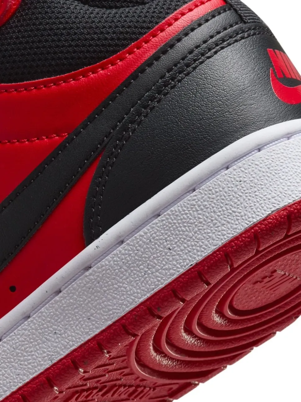 Rouge/Noir - Baskets mi-Baskets du tribunal de Nike pour adolescents