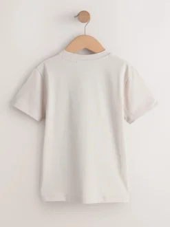 Voiture de course Beige Sable - T-shirt imprimé graphique à manches courtes coupe régulière (3-16ans)